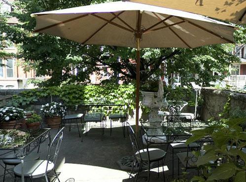 Hotel Belvedere Кингстън Екстериор снимка