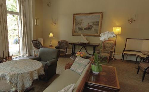 Hotel Belvedere Кингстън Екстериор снимка